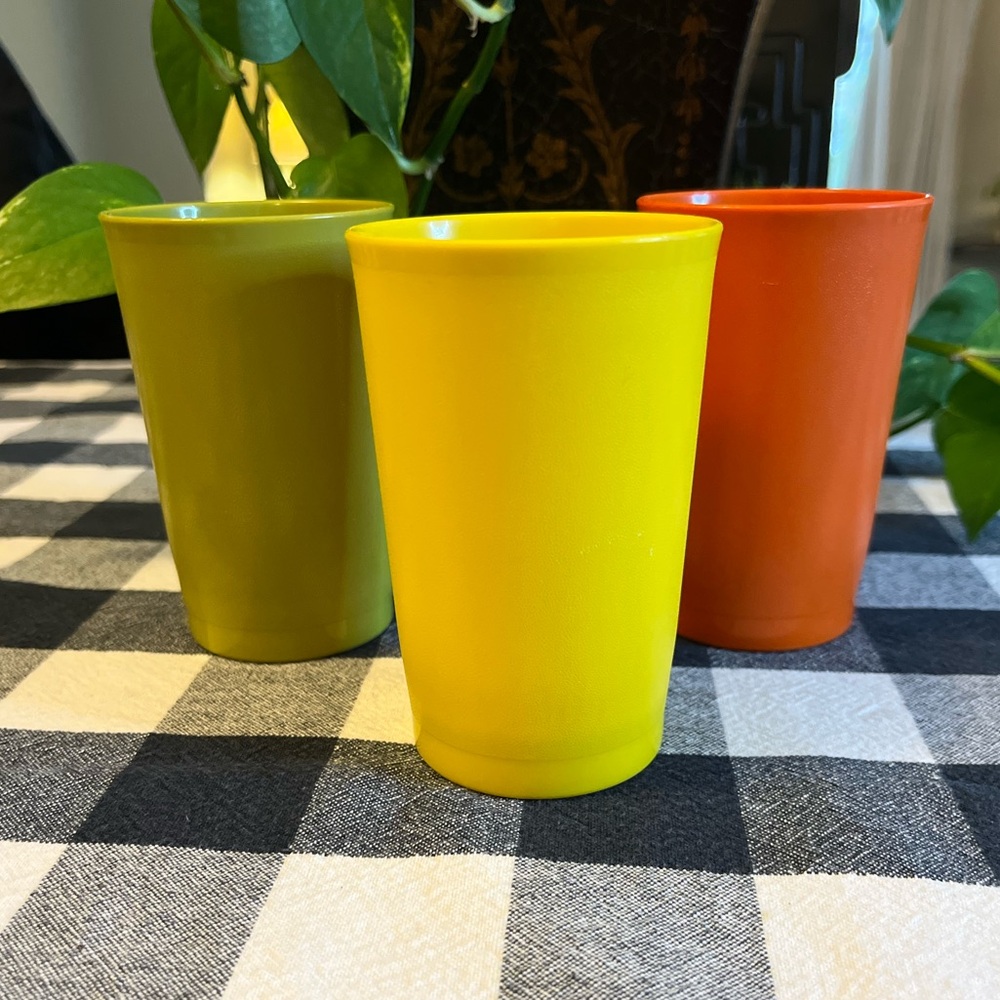 Vintage Tupperware Harvest Tumbler Cup Set (3)